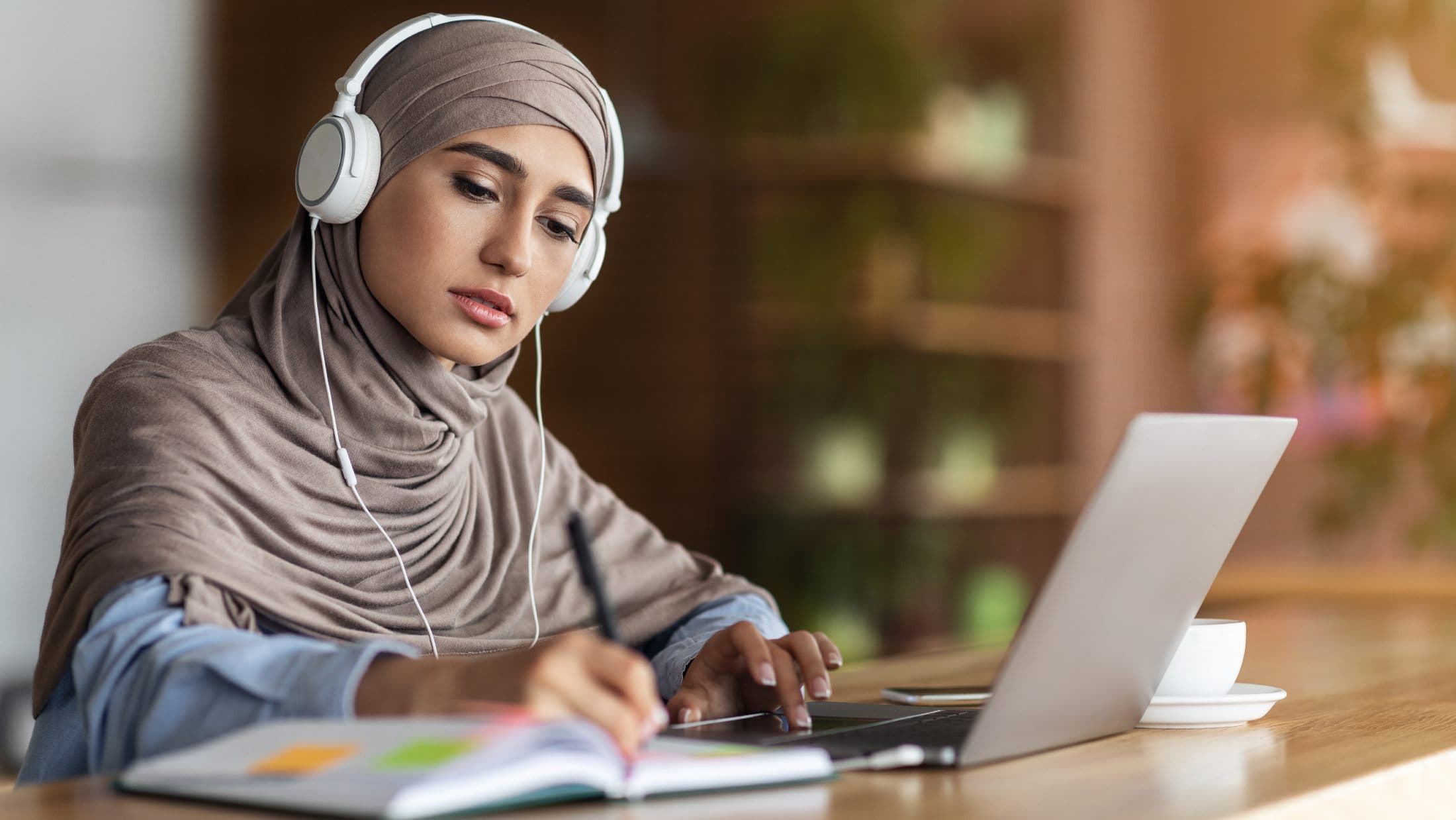 How to Become a Social Media Manager: A Quick Guide to Success