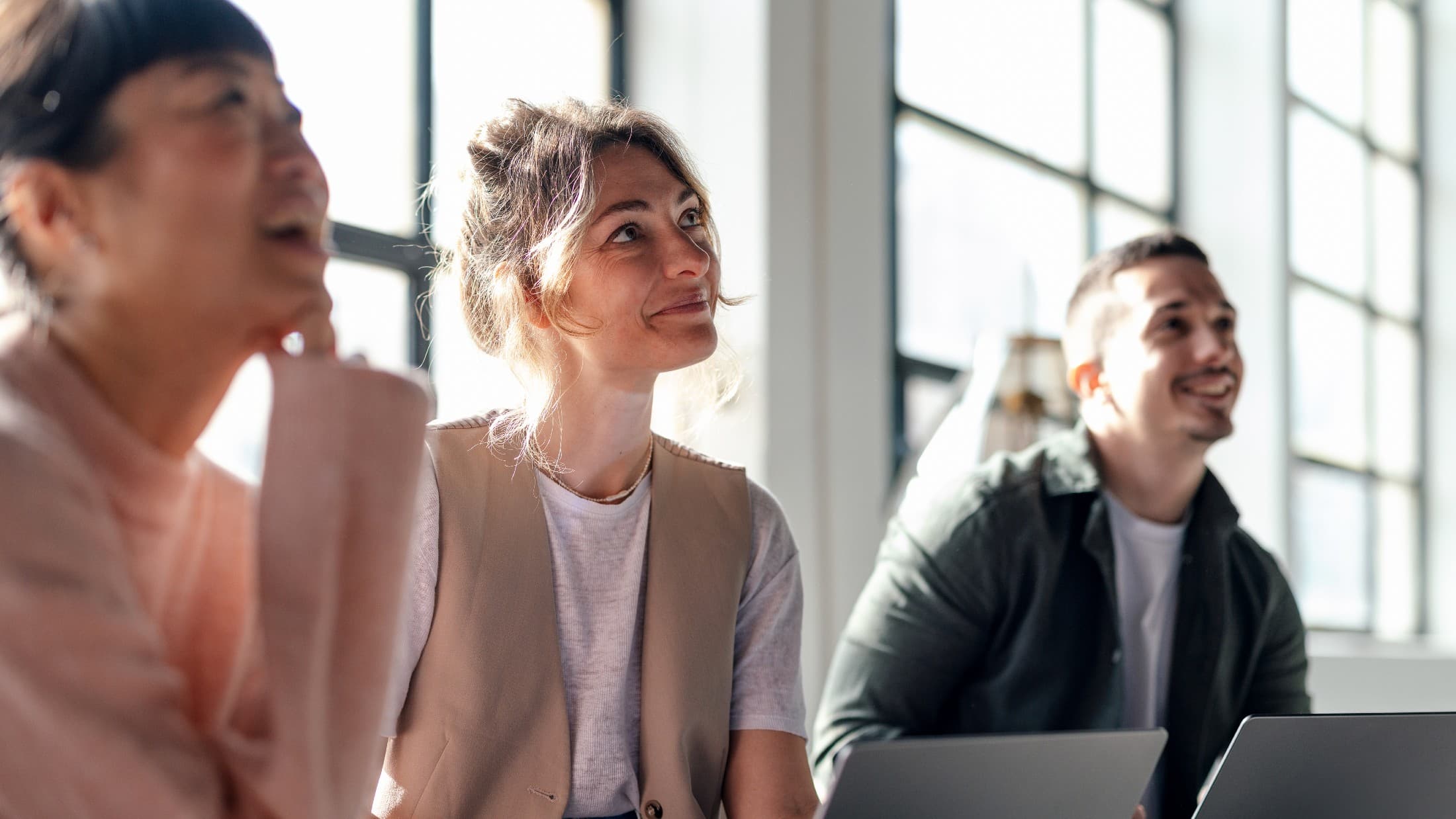What to Post on LinkedIn: Strategies for Network Engagement and Brand Growth