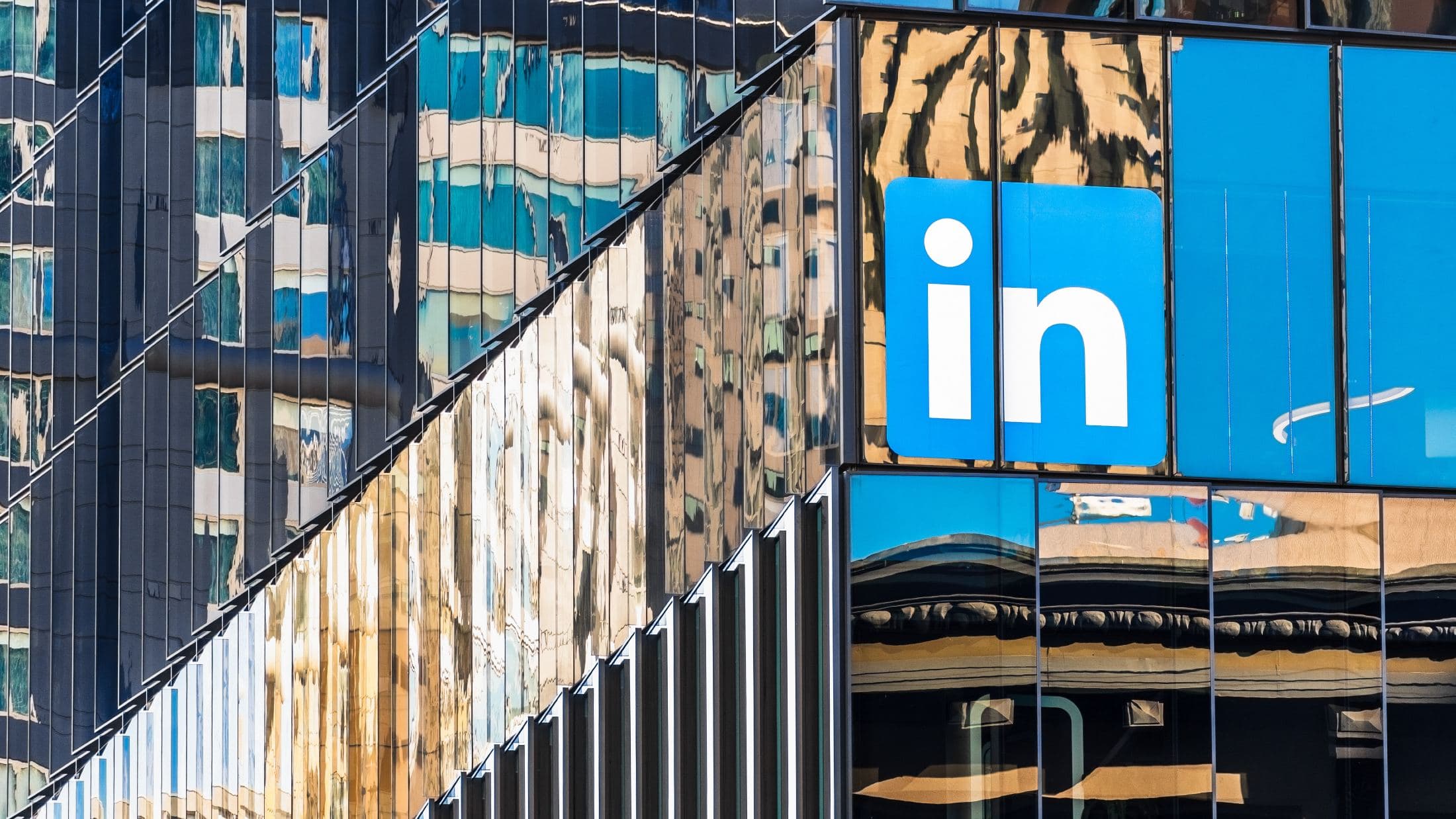 Mastering LinkedIn Groups: Tips for Effective Creation and Engagement