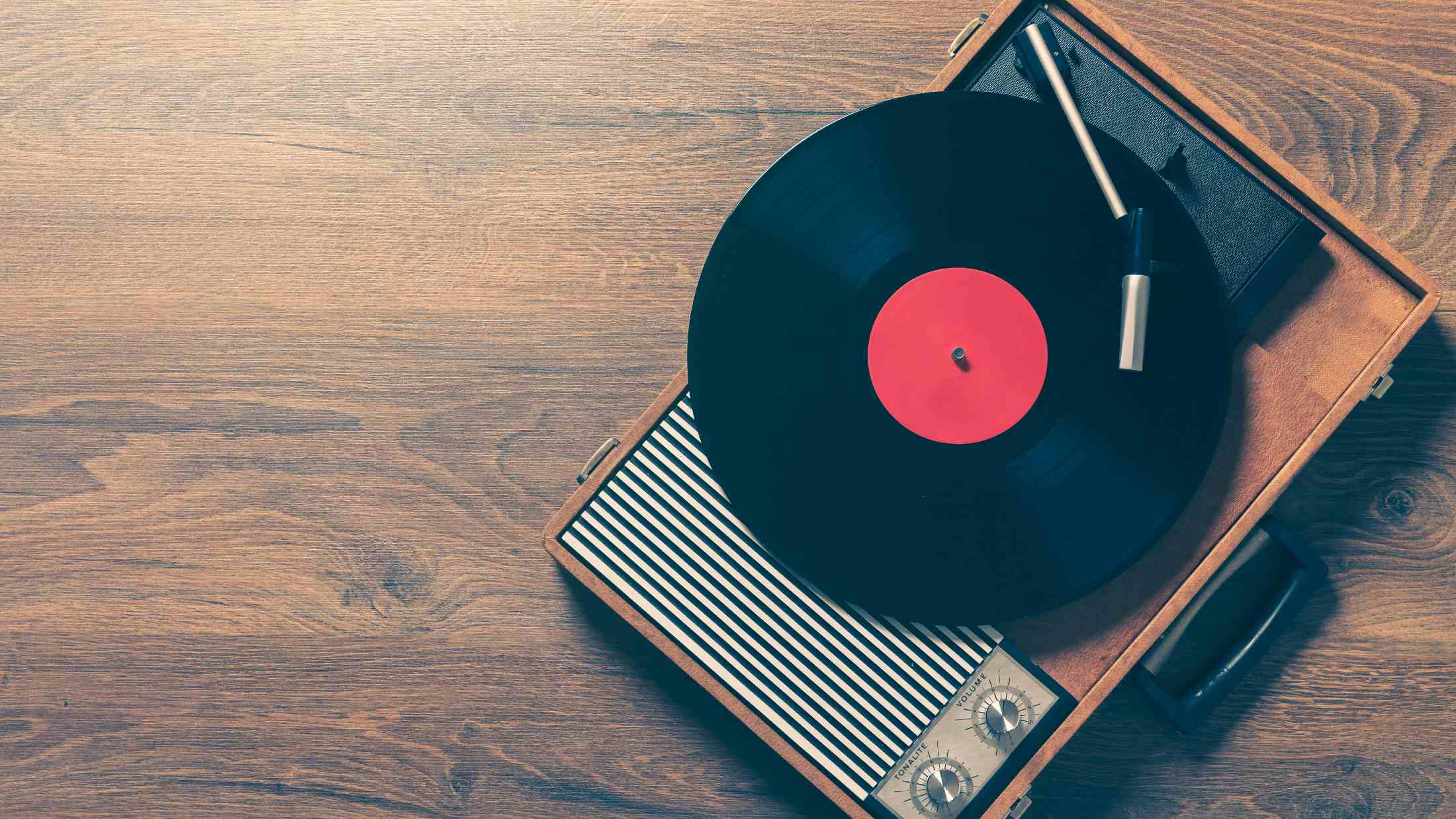 Nostalgia Marketing: The Best Strategies to Boost Customer Connection