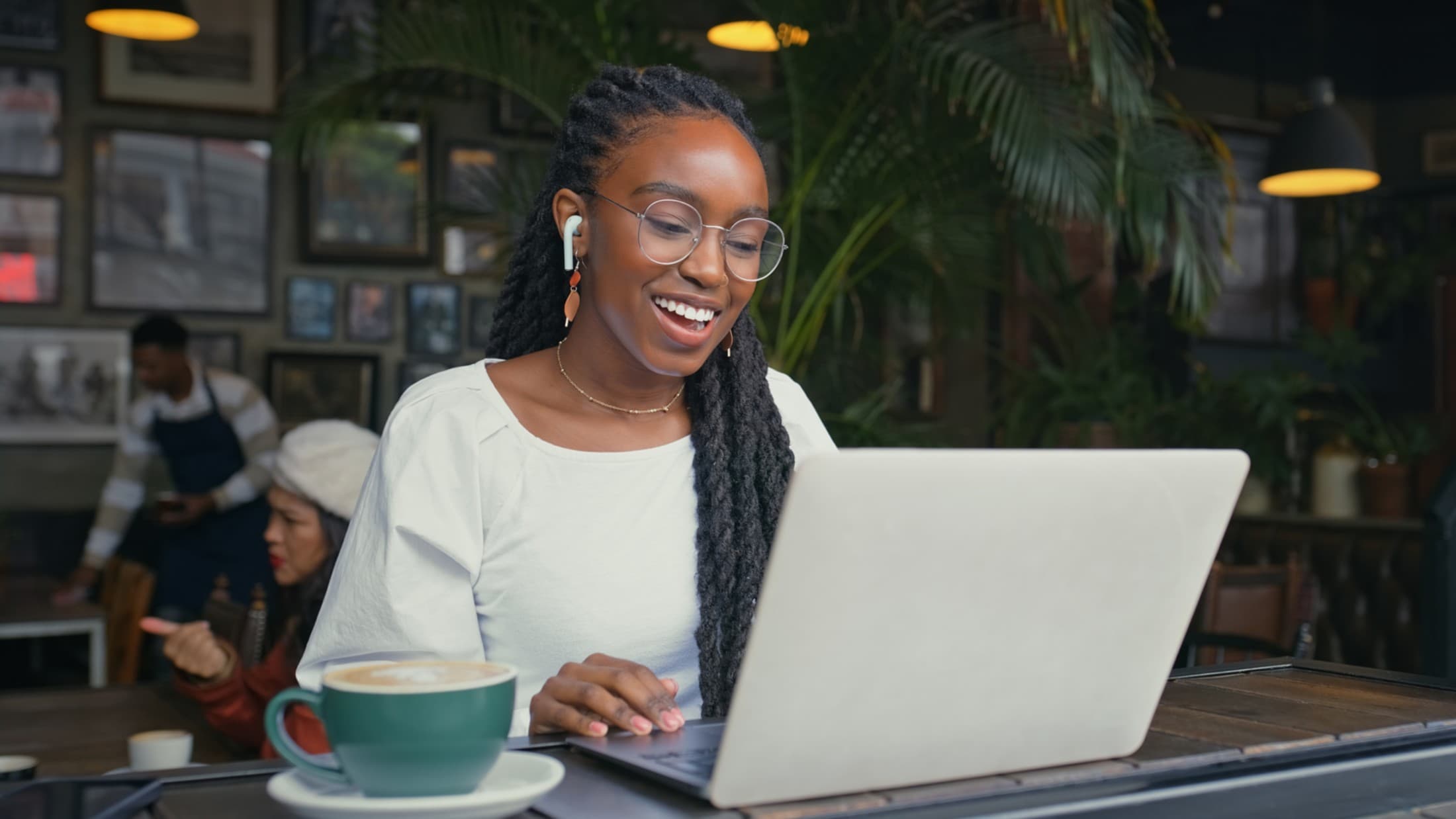 How to Write a Blog Post in 2025 that Captivates & Converts